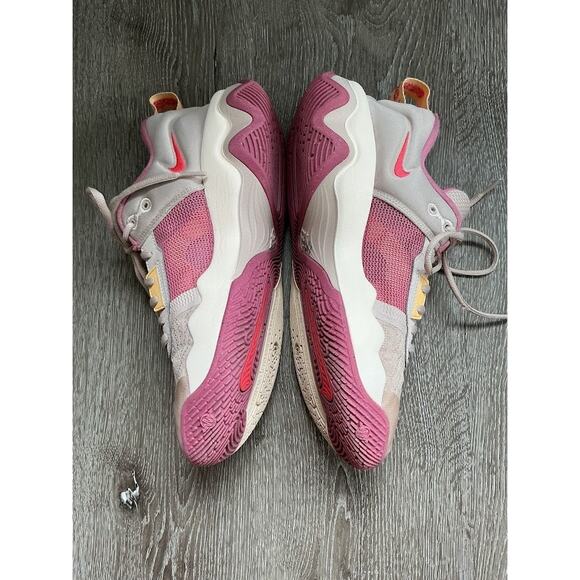 Nike Giannis Immortality 3 Beige Pink Basketball Shoes Performance Wear Size 8.5 - Picture 11 of 12
